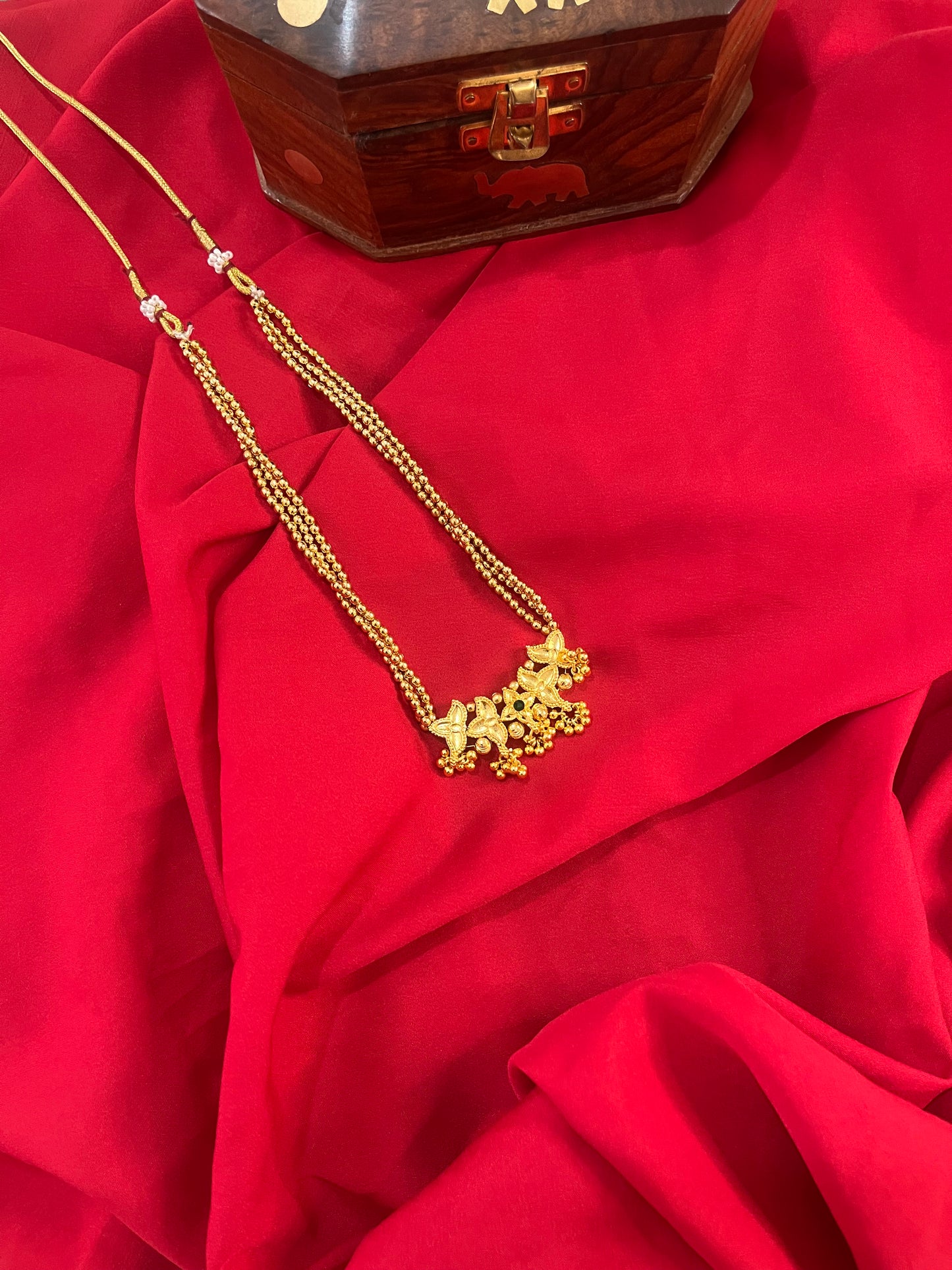 तीन पदरी बकुळ पोत