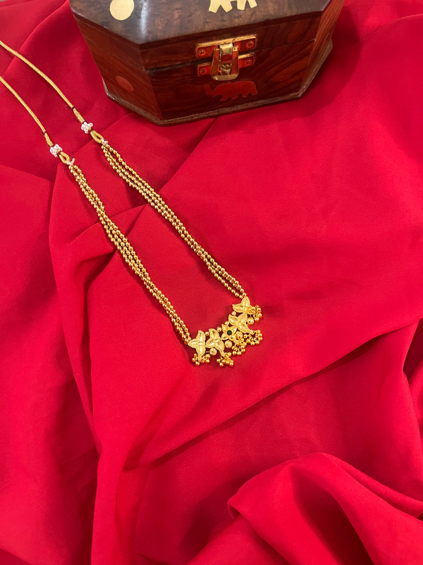 तीन पदरी बकुळ पोत