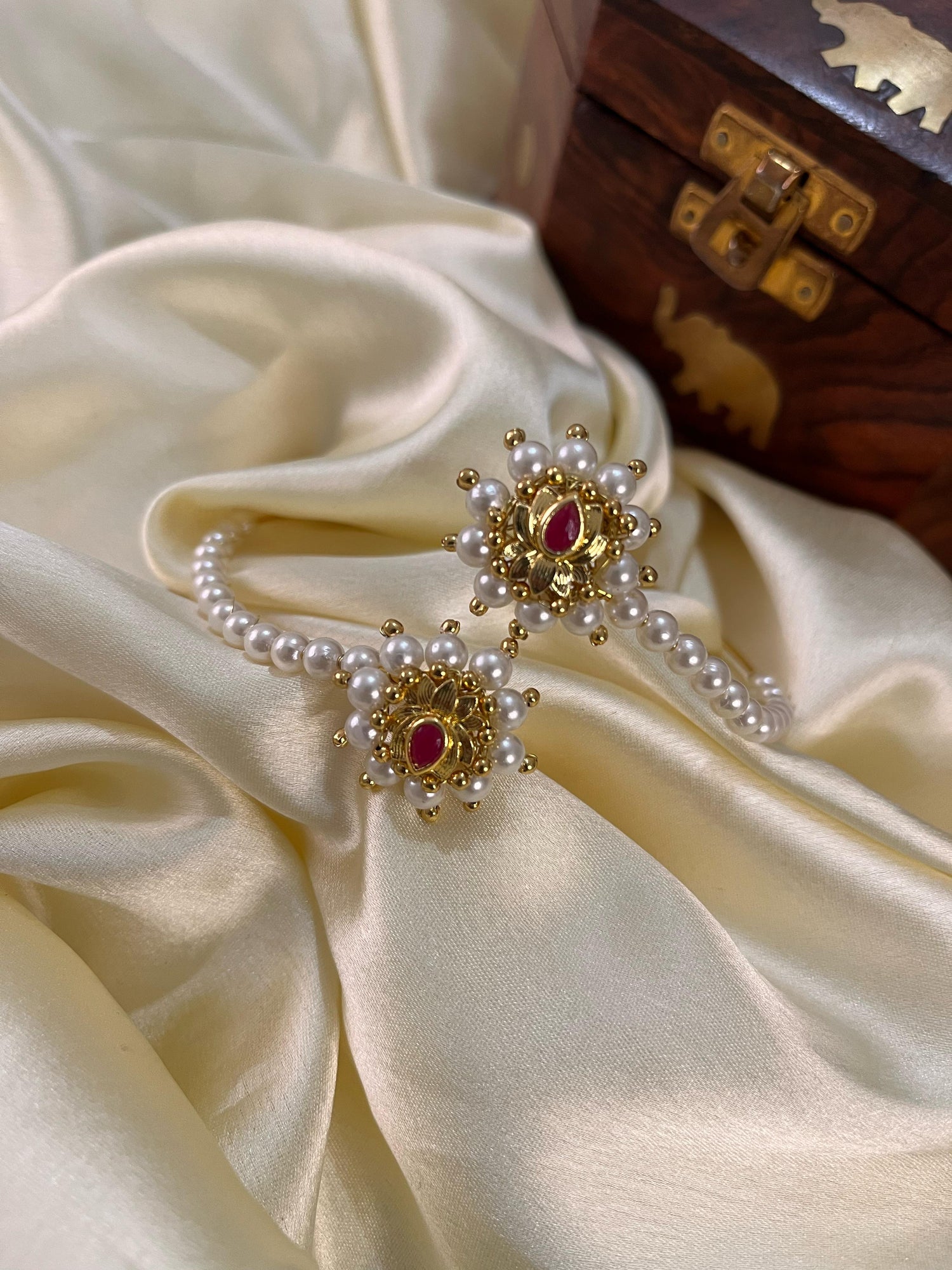 Hand Accessories (हस्त अलंकार)