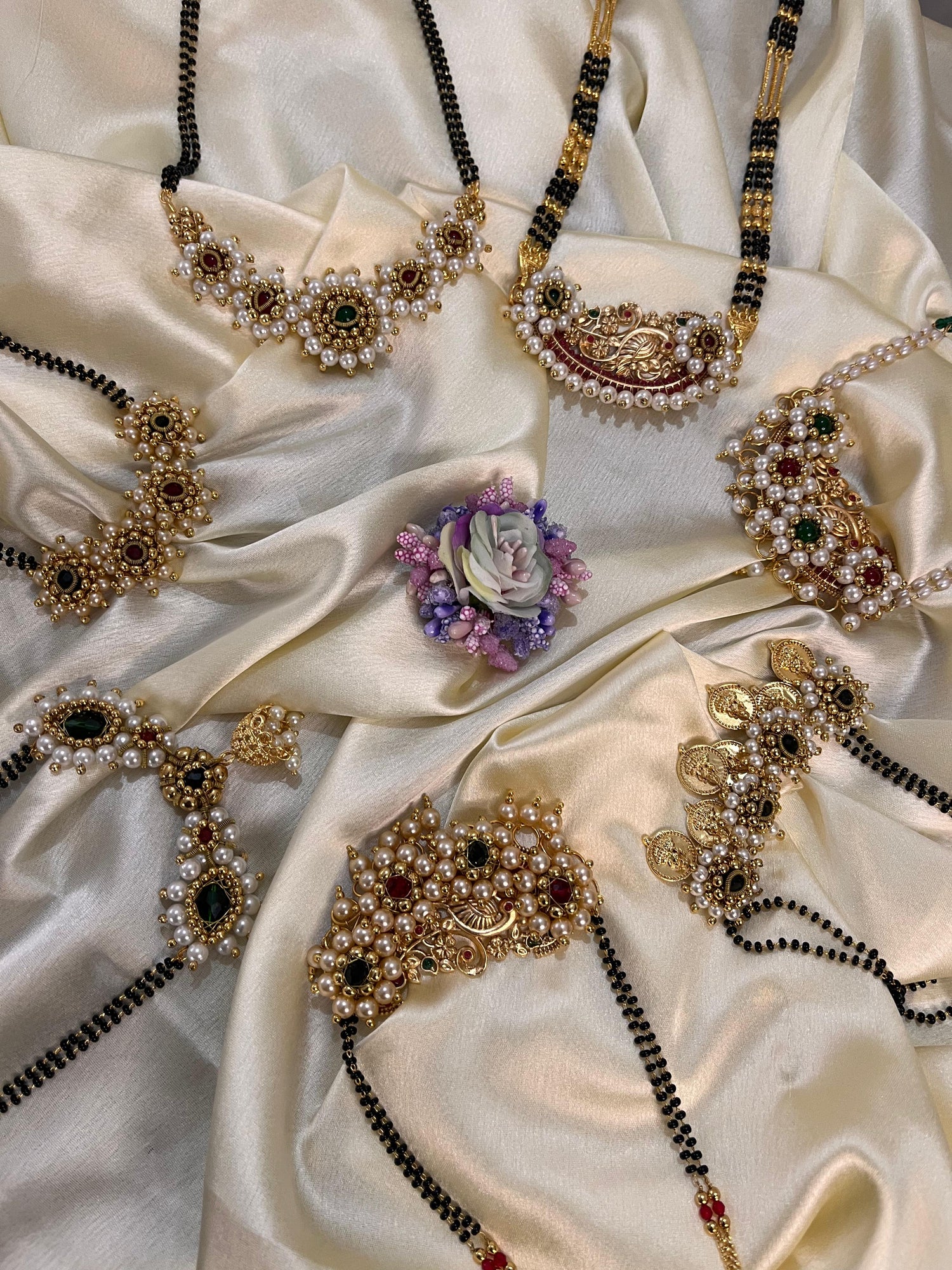 Mangalsutra(मंगळसूत्र)