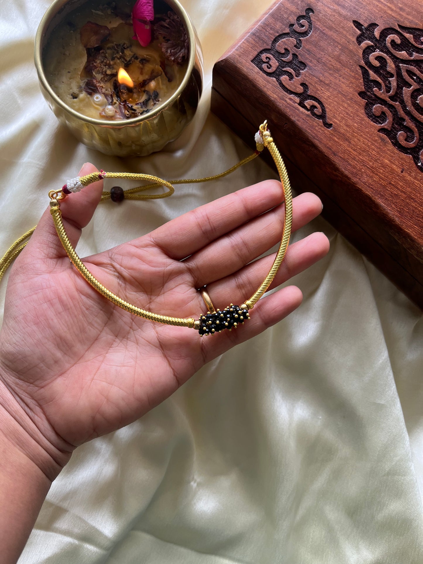 Sari mangalsutra(सरी मंगळसूत्र )