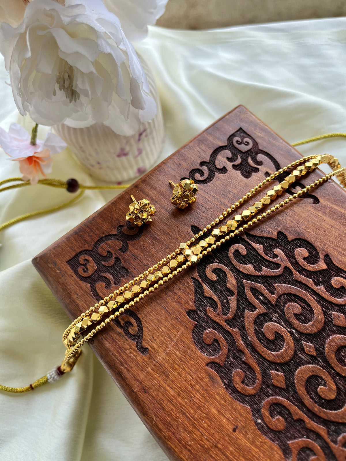 Rasmika choker