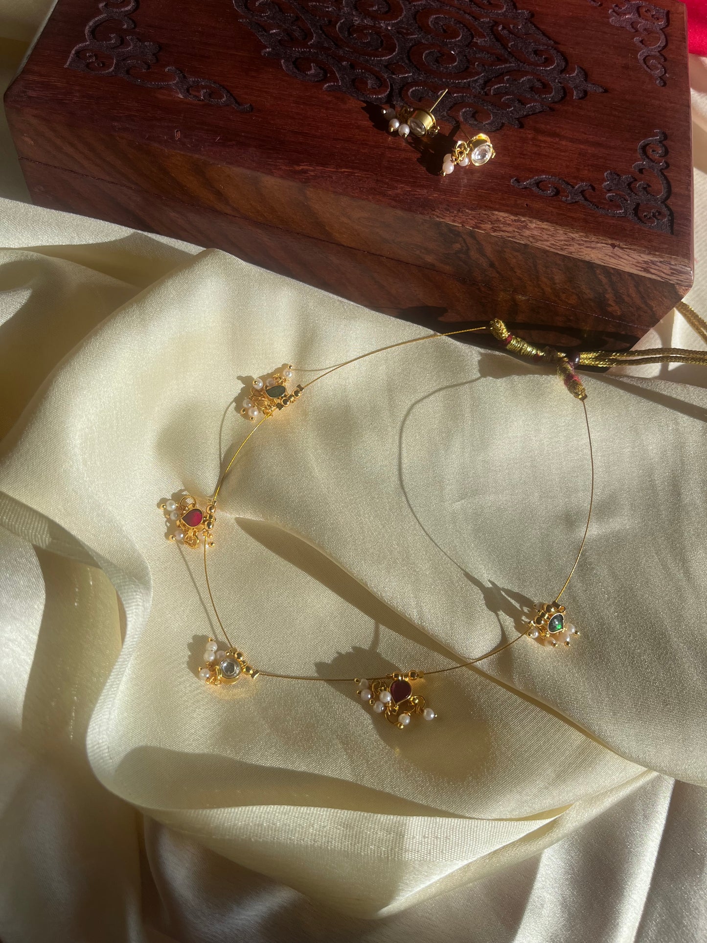 Pachi Kundan invisible necklace