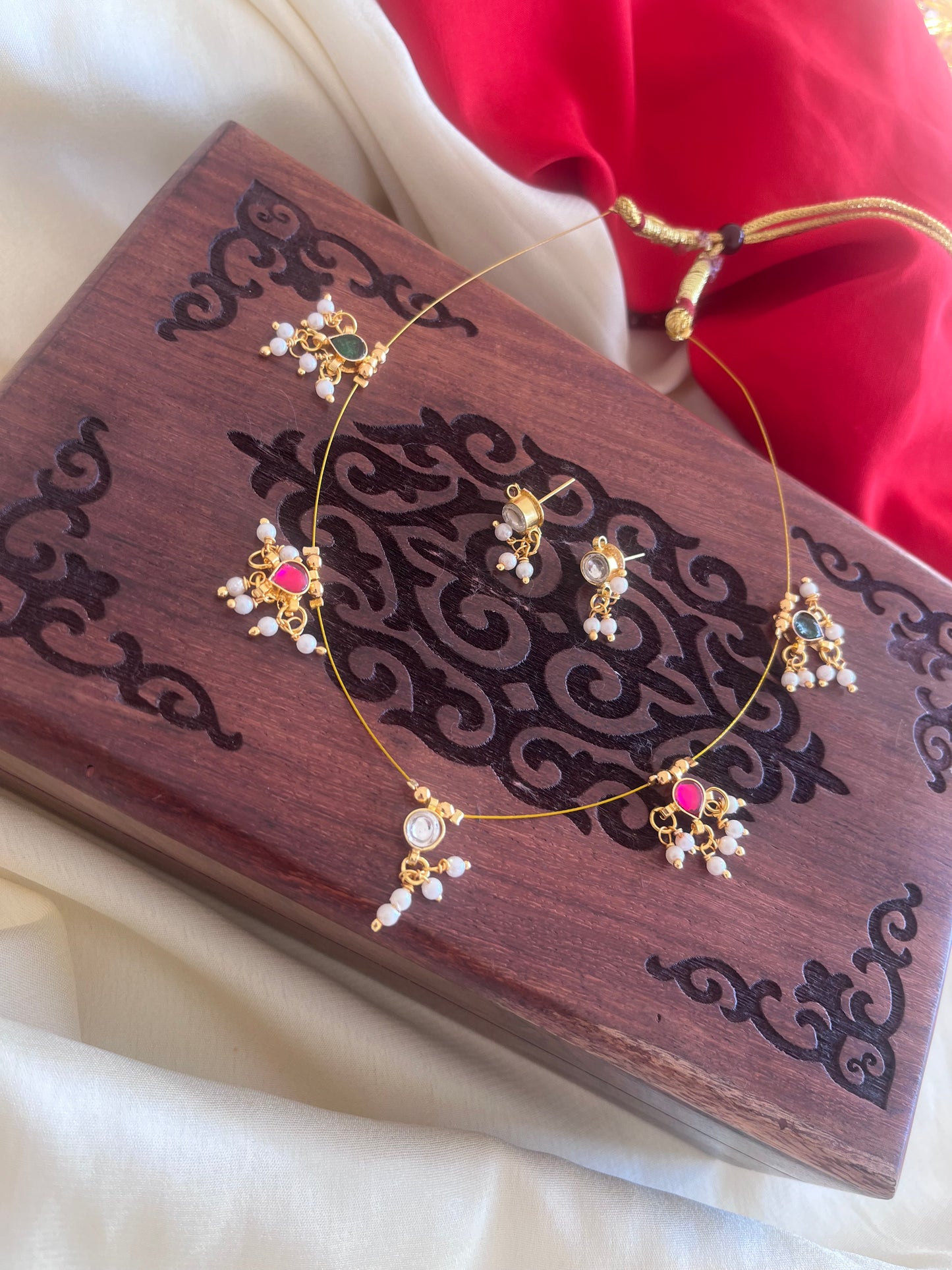 Pachi Kundan invisible necklace